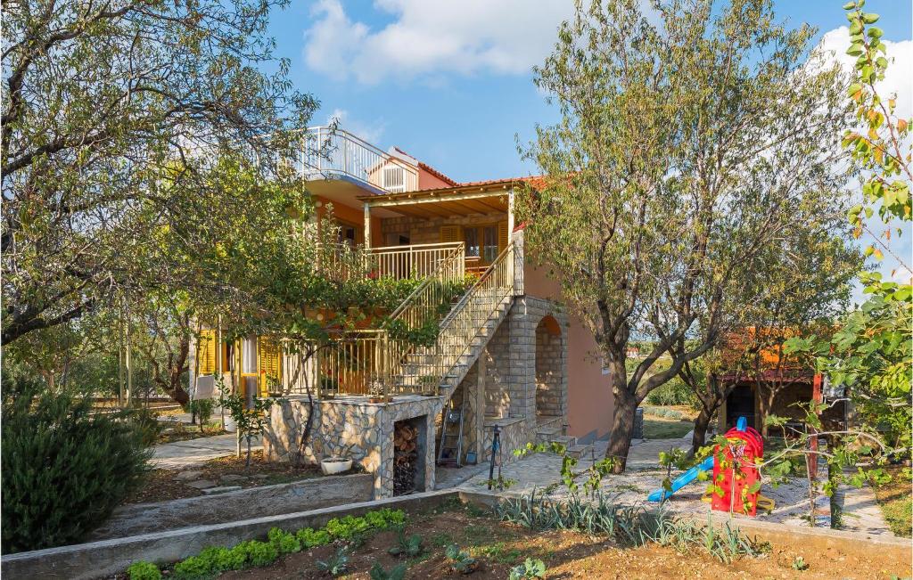 3 Bedroom Stunning Apartment In Skradin photo 3