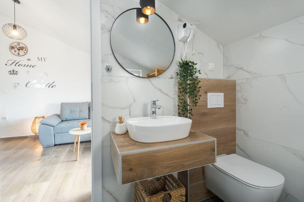 Traumhaftes Apartment mit Meerblick und privatem Balkon - nur 250 Meter zum Strand photo 3