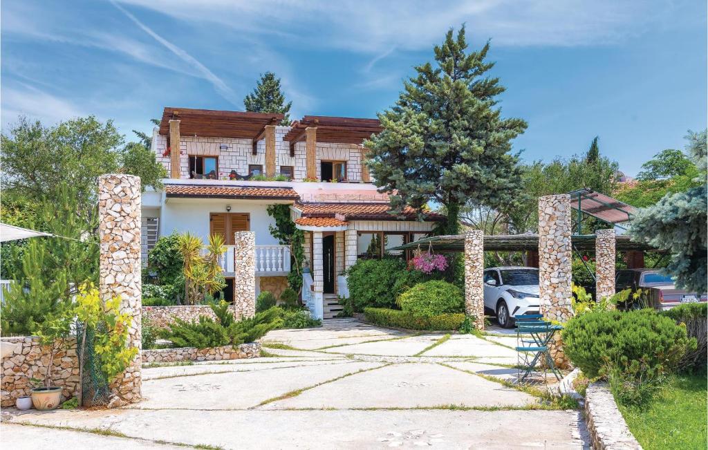 Lovely Home In Rogoznica With Jacuzzi photo 3
