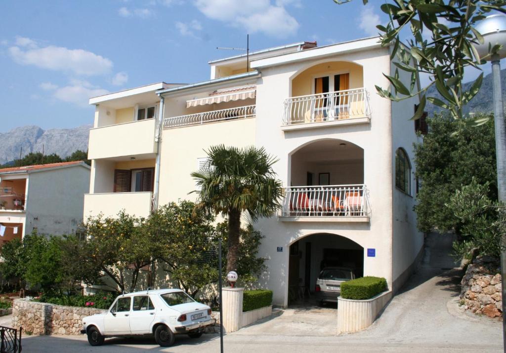 Apartments by the sea Podgora — photo 1