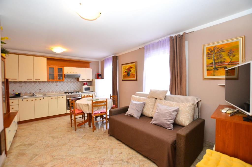 Joy Apartments photo 3