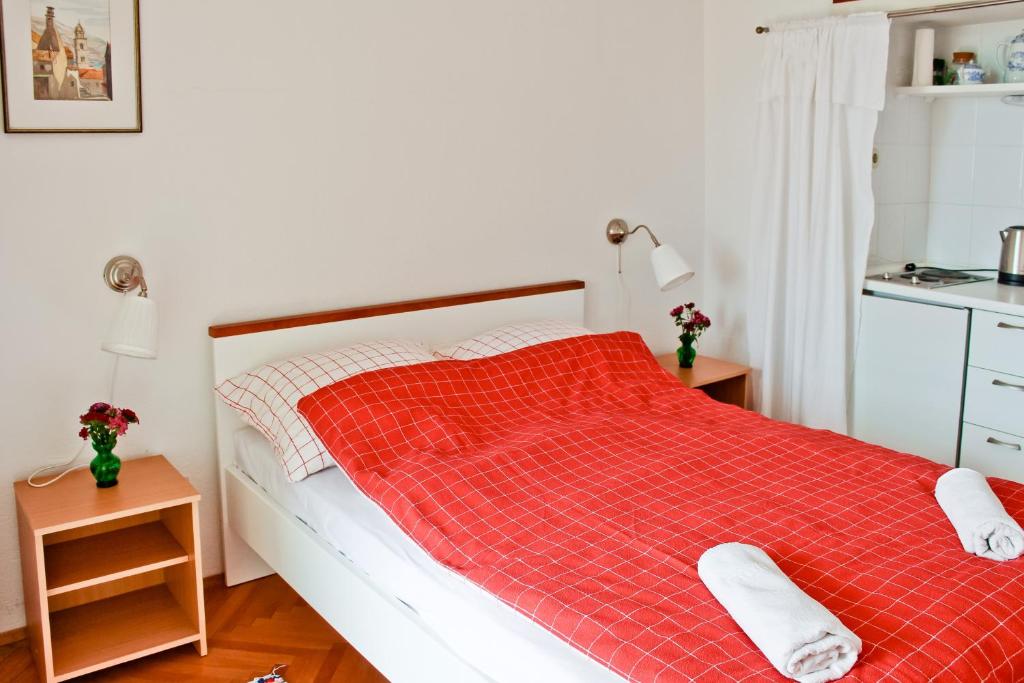 Apartments by the sea Podgora photo 2