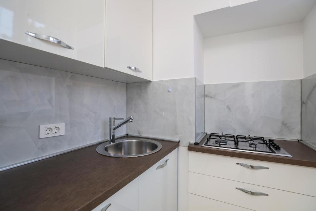 Zagreb Mini Suites - Down Town - Free Private Parking photo 3