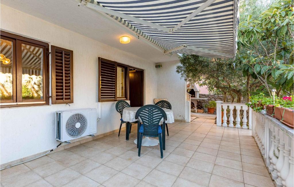 Beach Front Apartment In Kornic With Wifi photo 2