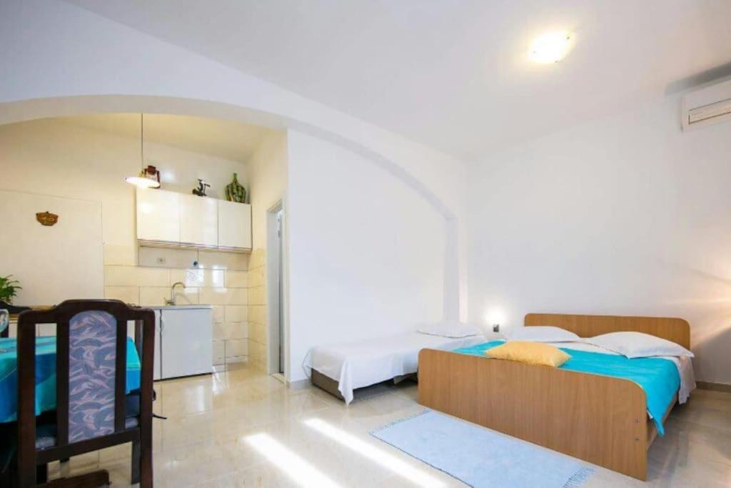 Seafront apartment Jurkovica photo 2