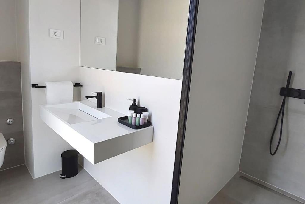 Splendid Beach View Apartment photo 3