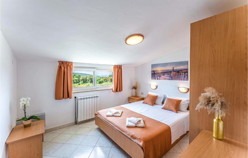 Stunning Apartment In Medulin With Wifi photo 2