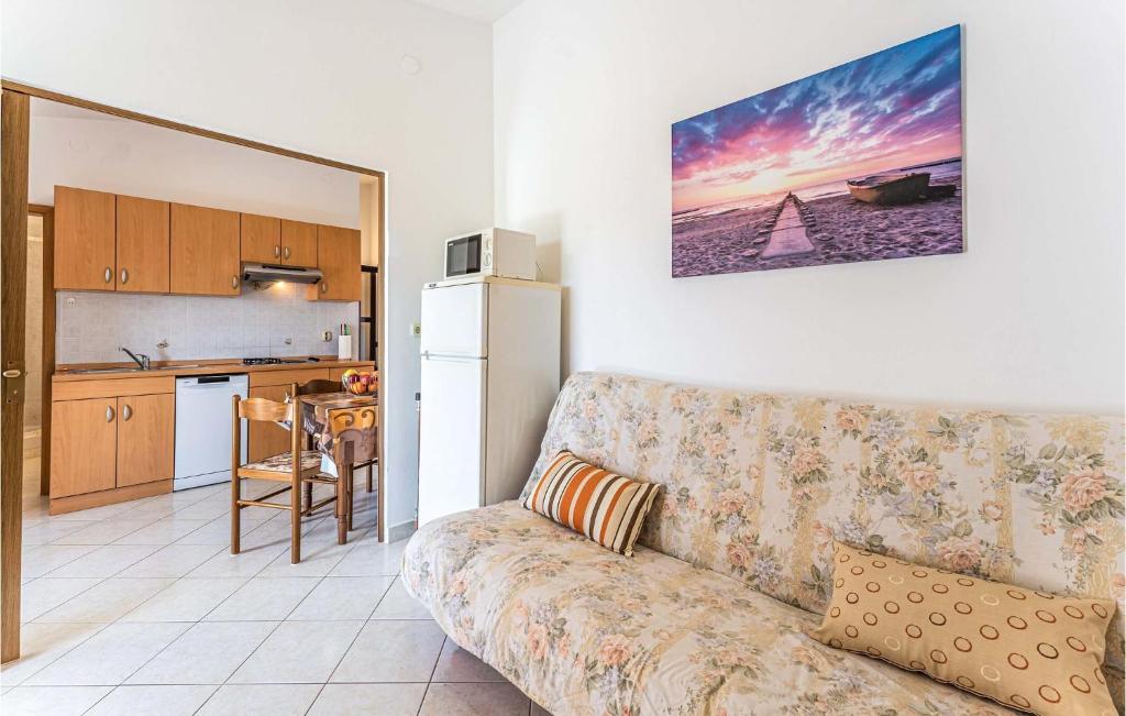Stunning Apartment In Medulin With Wifi photo 3