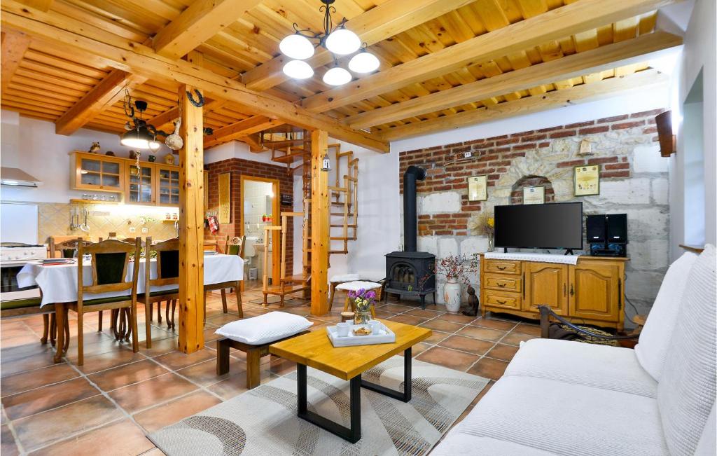 Beautiful Home In Jalzabet photo 3