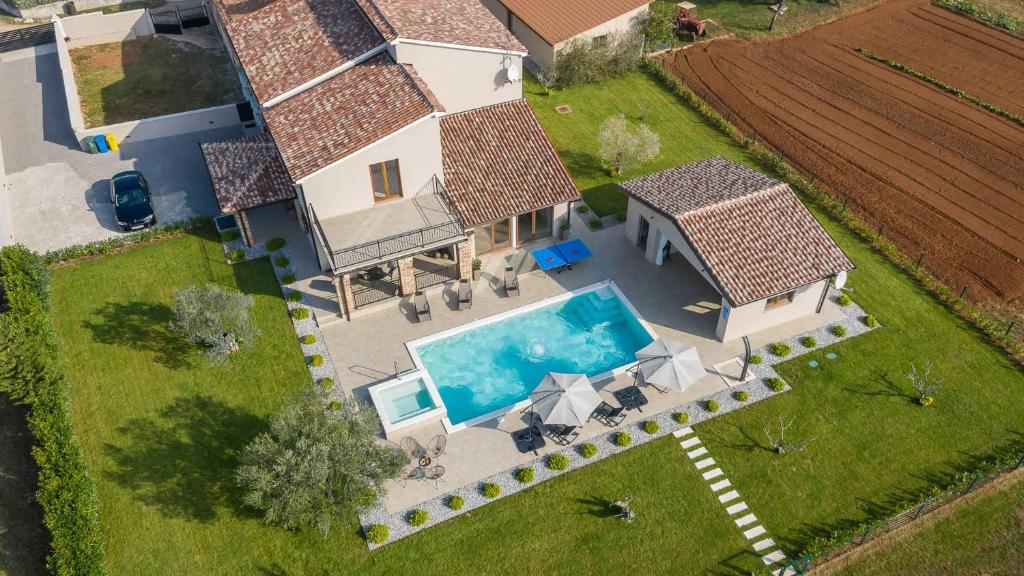 Wonderful Villa Mattuzzi with private pool near the town by WiiBuk — photo 1