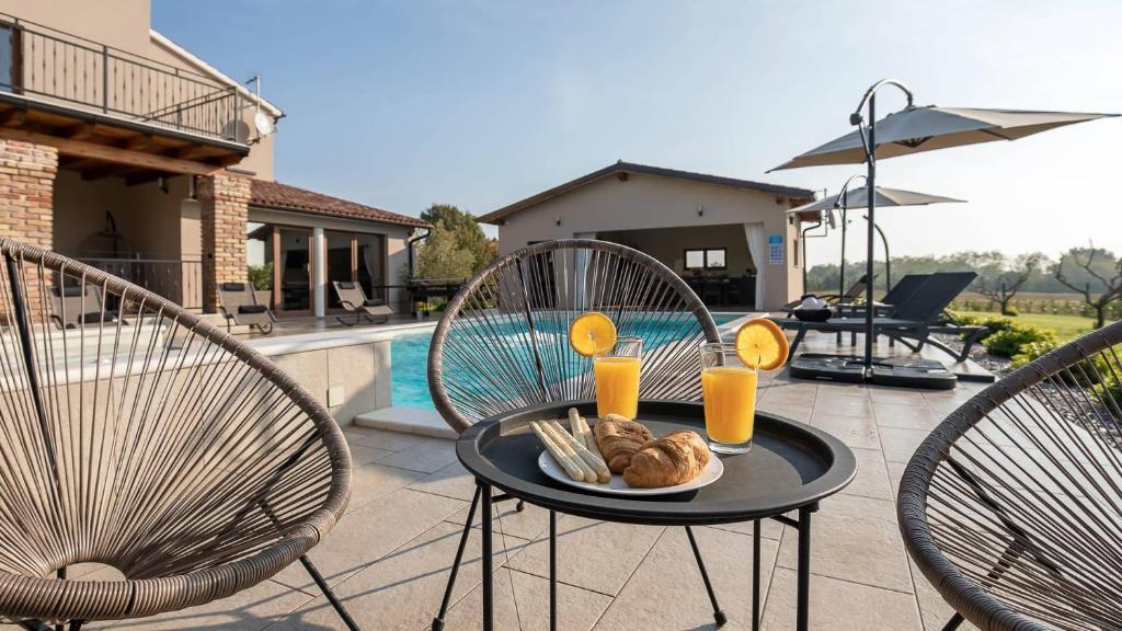 Wonderful Villa Mattuzzi with private pool near the town by WiiBuk photo 3