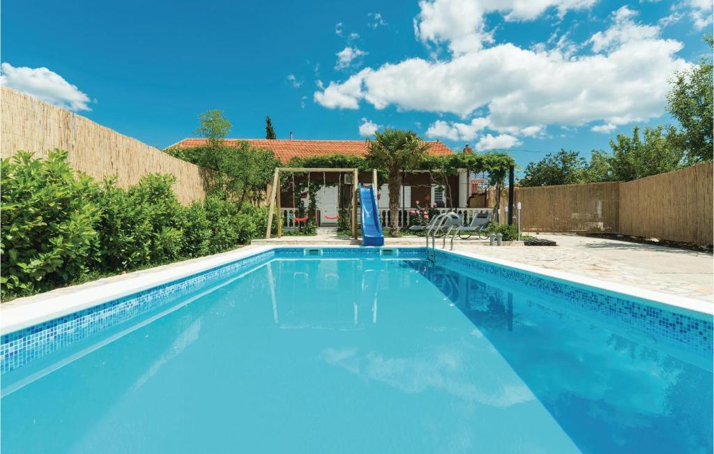 Two-Bedroom Holiday Home In Sibenik — photo 1
