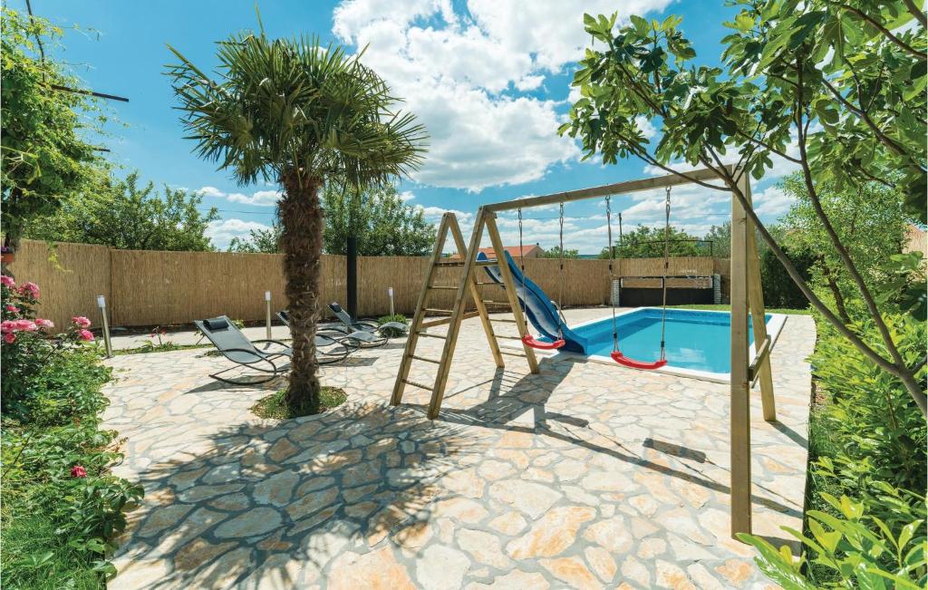Two-Bedroom Holiday Home In Sibenik photo 3