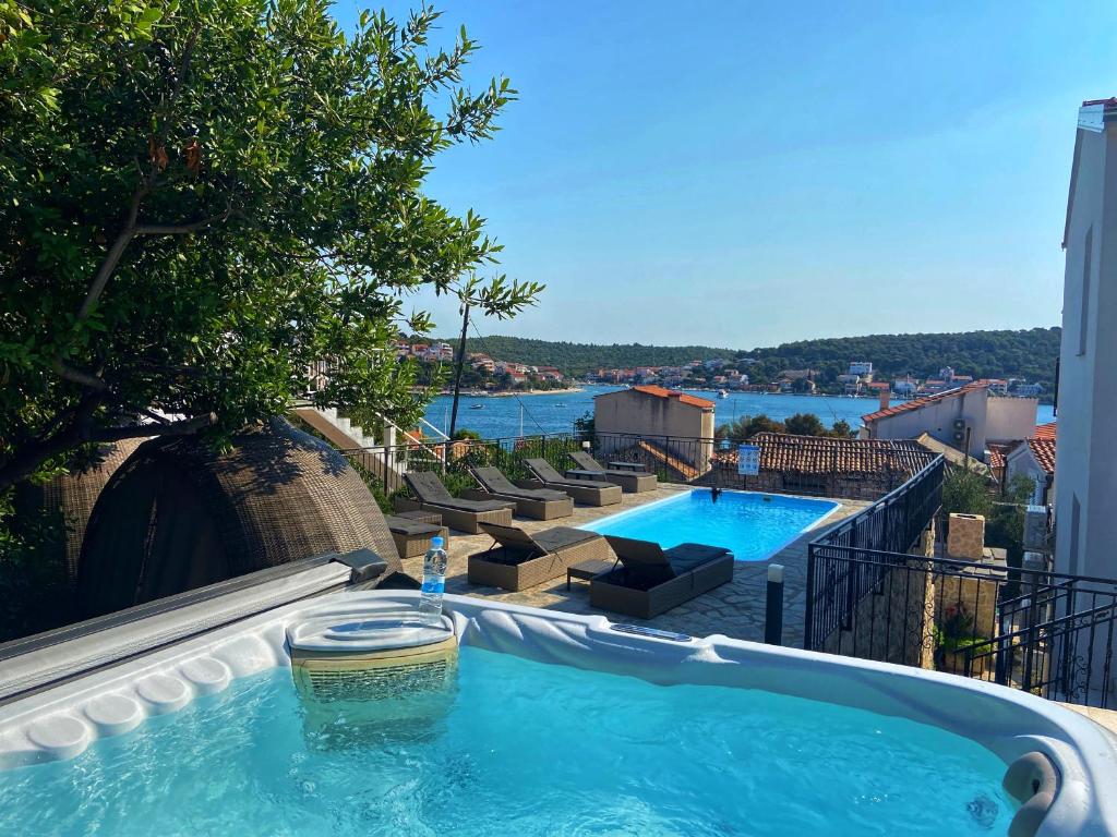 Tisno Resort photo 2