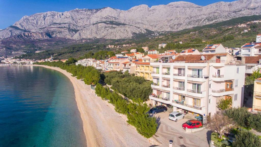 Studio Apartments Marijan - Beachfront — photo 1