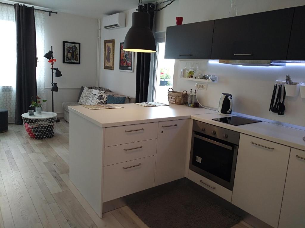 New Studio Apartment Sun with free parking photo 3