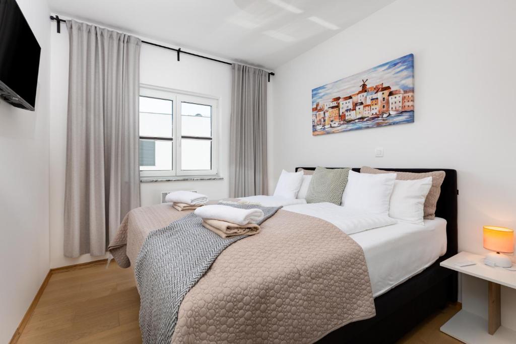 Sunset & Seaview Premium Apartment photo 2