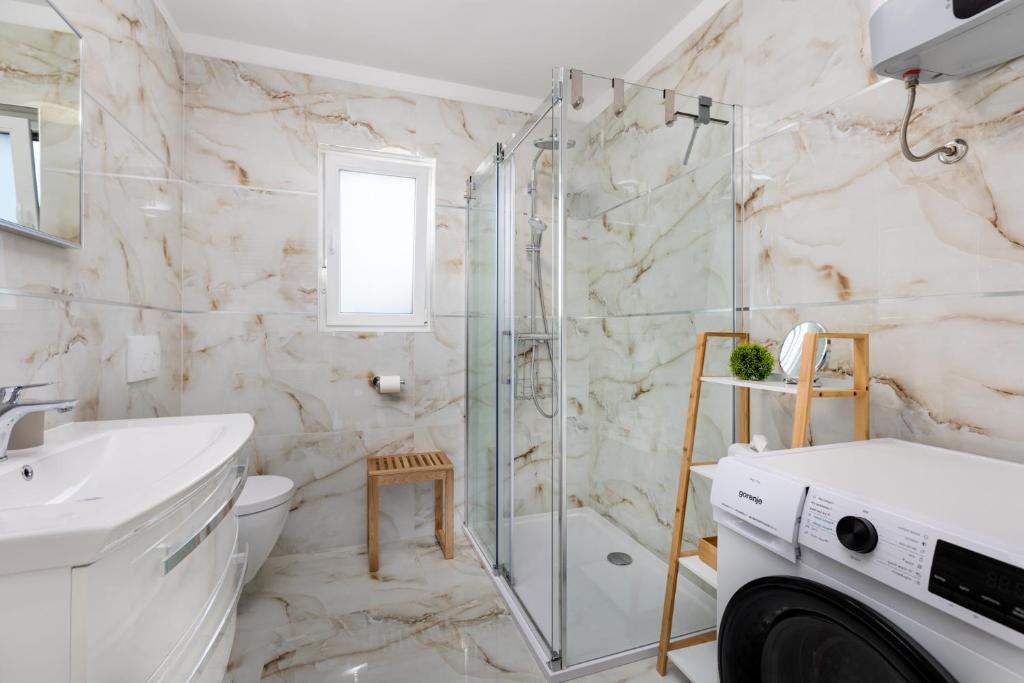 Sunset & Seaview Premium Apartment photo 3