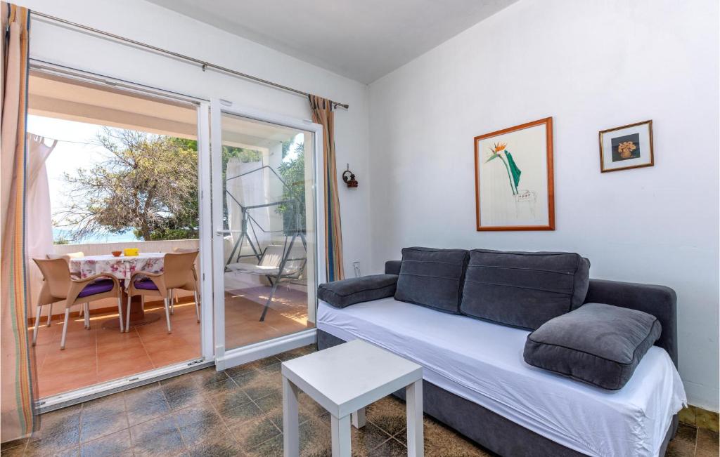 Two-Bedroom Holiday Home In Sucuraj photo 3