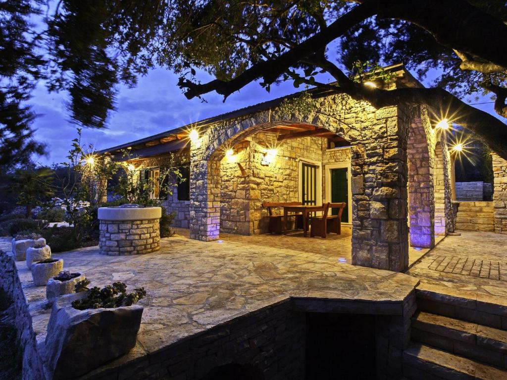 Stone House San Pelegrin-Two Bedroom Holiday Home with Terrace and Sea View — photo 1