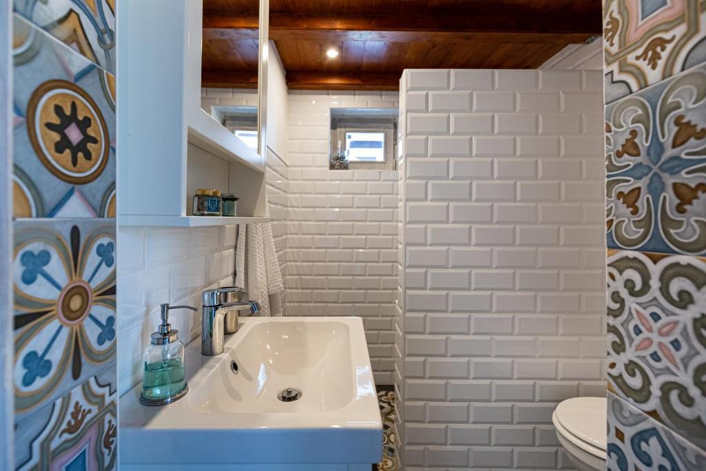 Stonehouse Milan photo 3