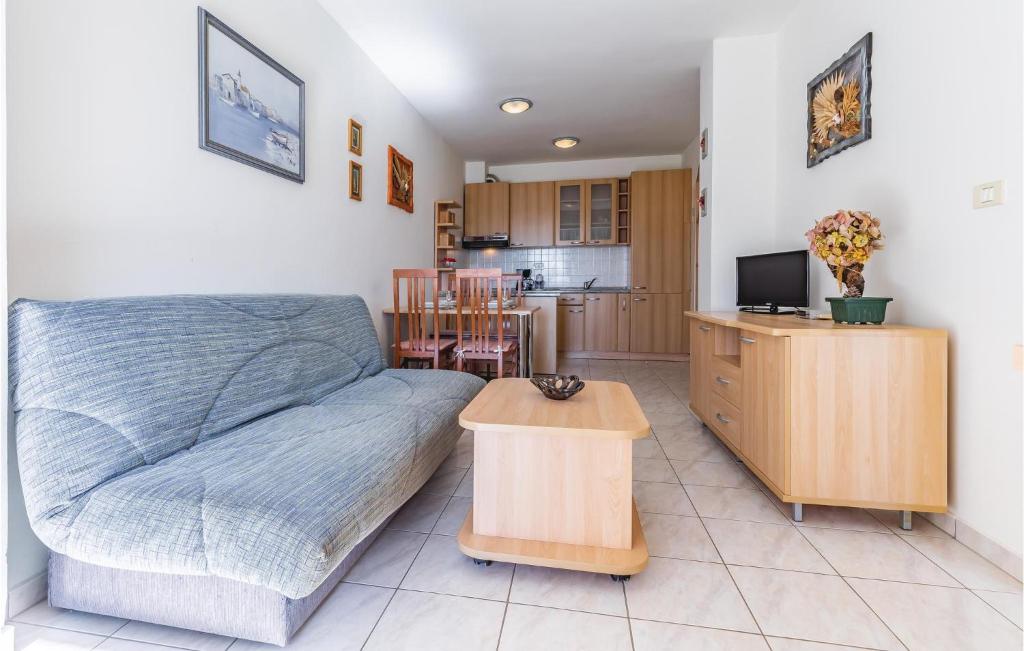 Two-Bedroom Apartment In Medulin photo 2
