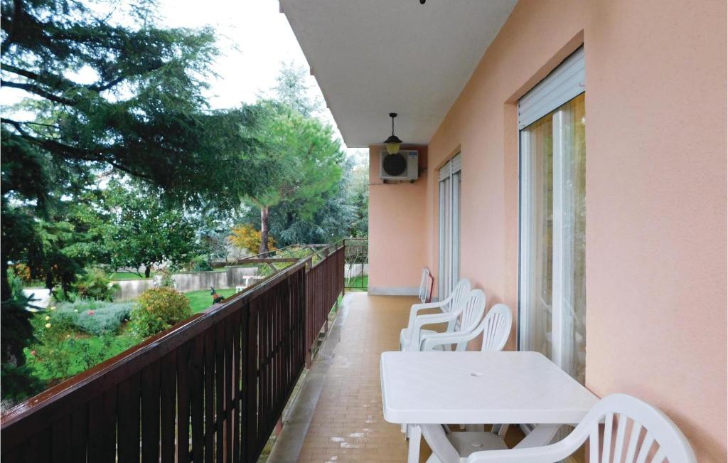 2 Bedroom Nice Apartment In Pula photo 3