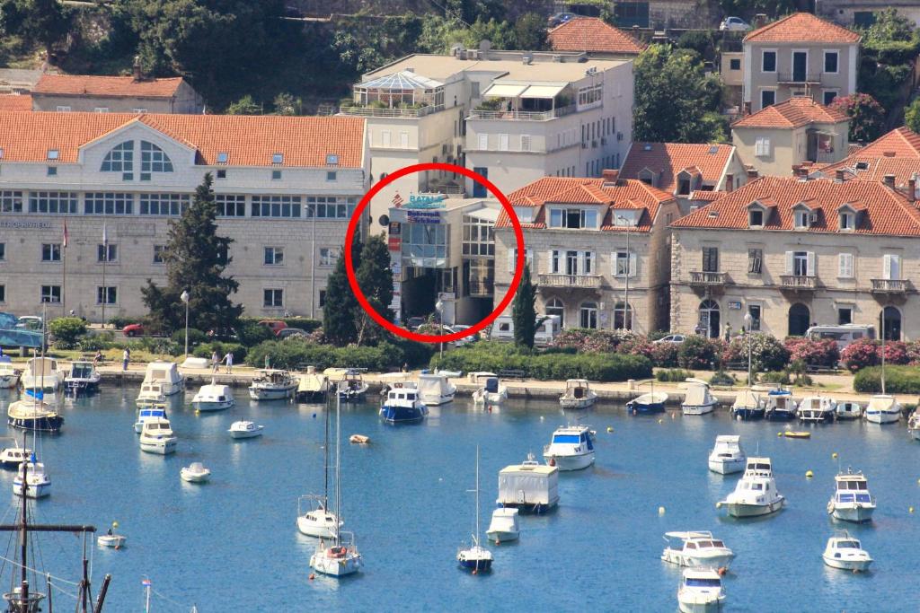 Apartments by the sea Dubrovnik - 8988 — photo 1
