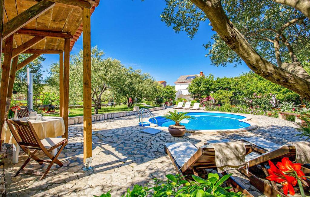 Lovely Apartment In Mundanije With Wifi photo 2