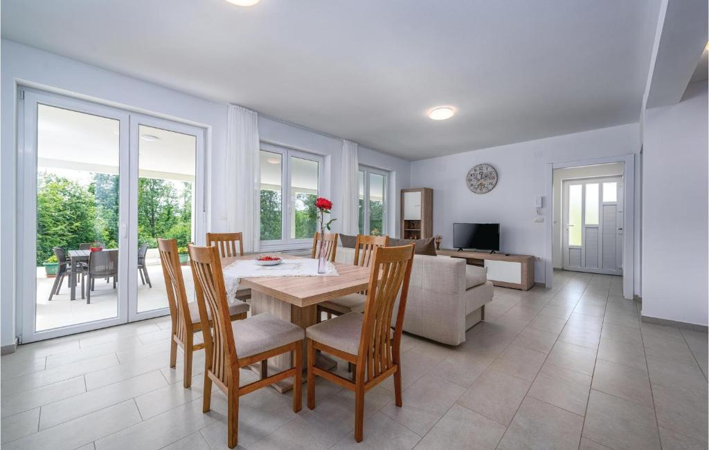 Lovely Home In Zminj With Kitchen photo 3