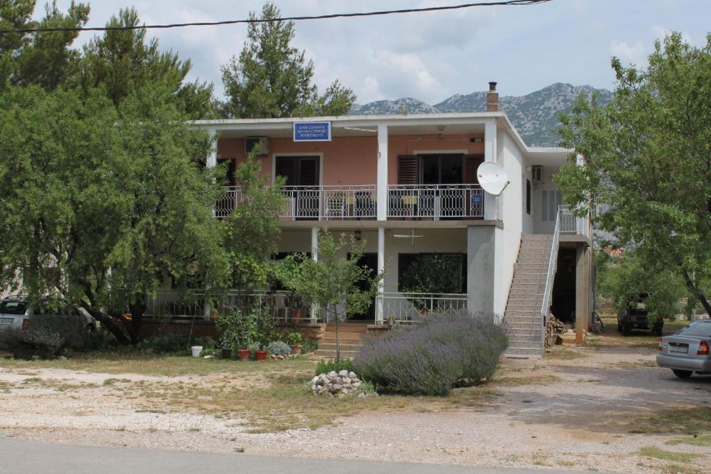 Apartments with a parking space Seline — photo 1