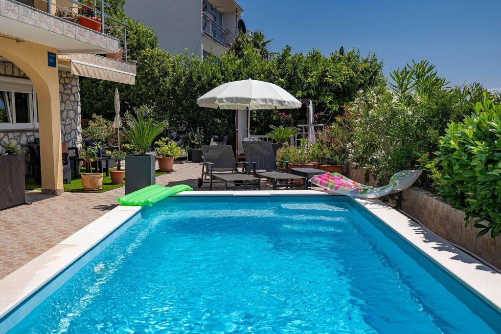Traumhaftes Penthouse nur 400 Meter zum Strand mit Meerblick — photo 1