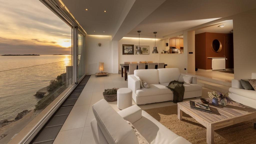 Casa Mano Tribunj with beach — photo 1