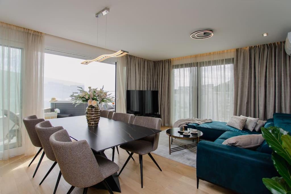 Beach front apt Maal photo 3