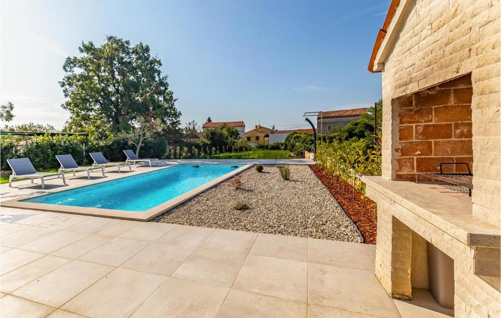 Stunning Home In Hrboki photo 2