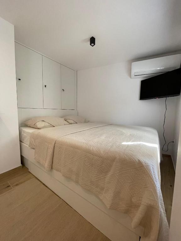 Studio Apartment Saint Luke - Old Town Split photo 2