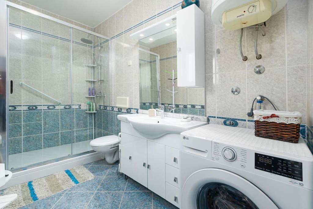 Sea & City view apartment for five persons photo 3