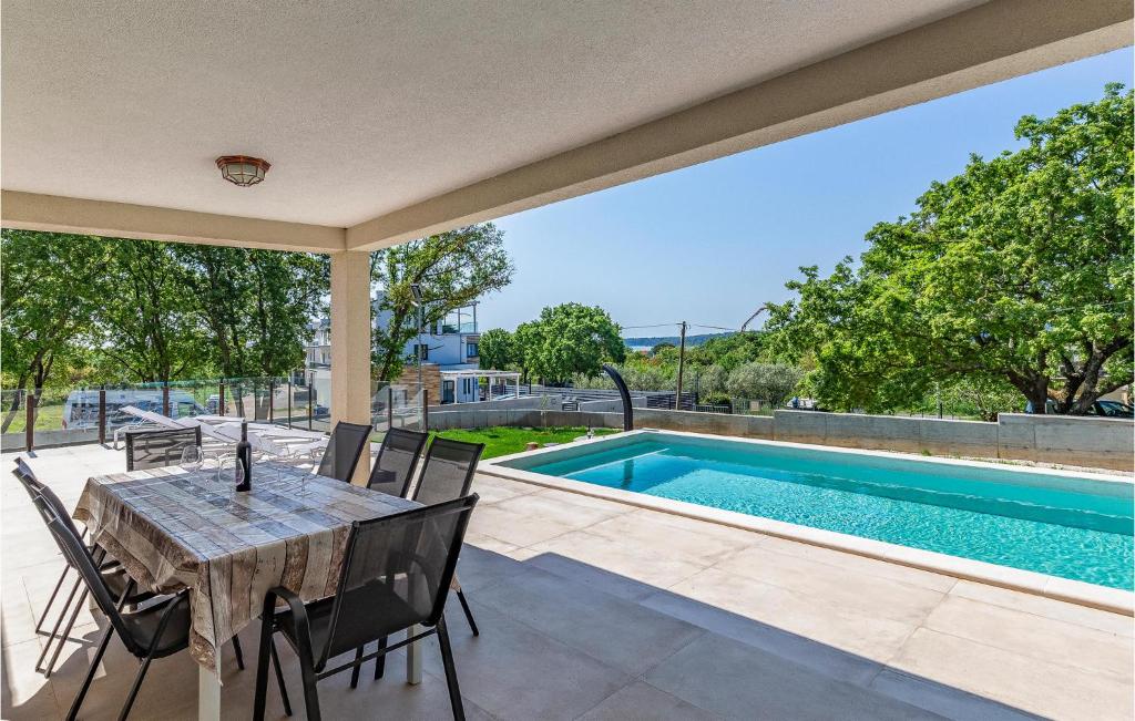 Luxurious Home In Medulin photo 2