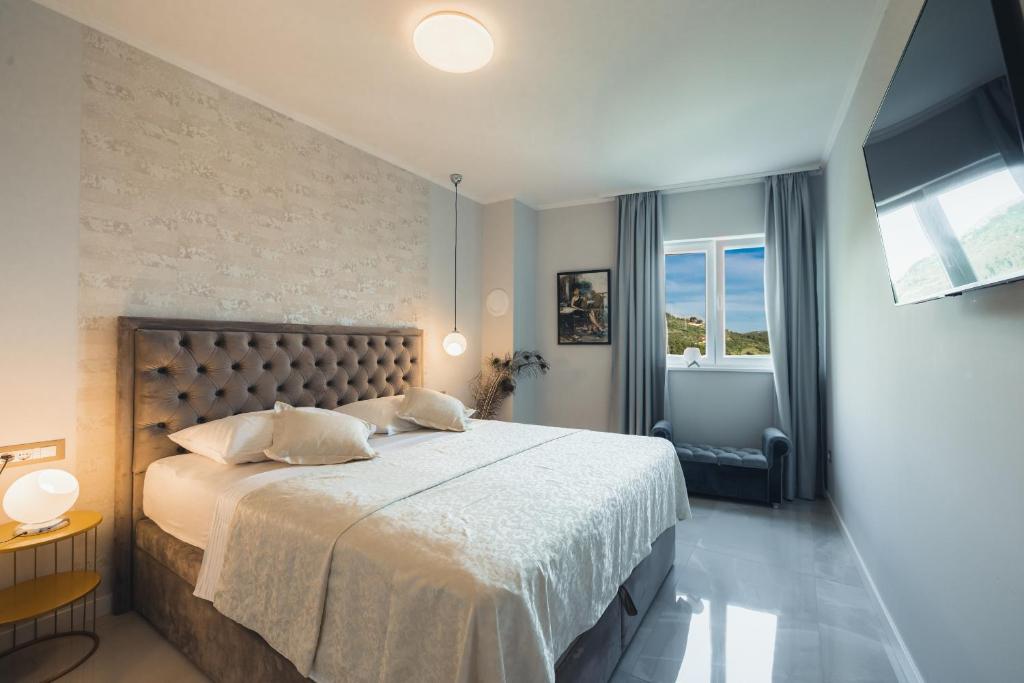 New -150m2 Penthouse With Shared Pool - Villa Smaragd photo 2