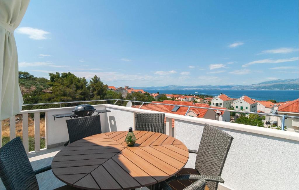 Amazing Apartment In Supetar With Wifi — photo 1