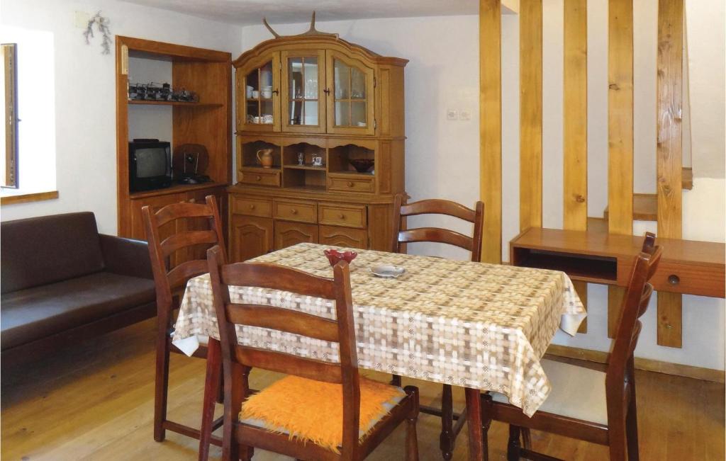 Two-Bedroom Holiday Home In Novi Vinodolski photo 2
