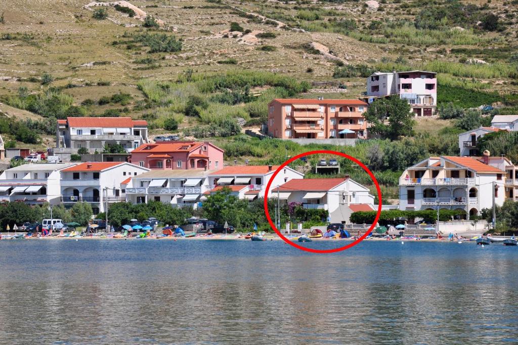 Apartments by the sea Metajna — photo 1