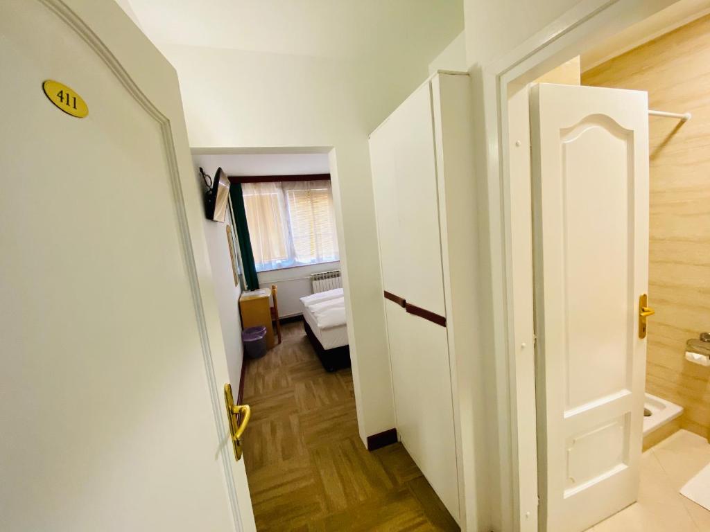 Hotel Slavonija photo 2