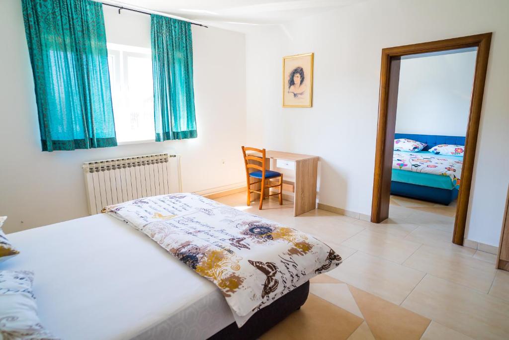 Tina Rooms photo 2