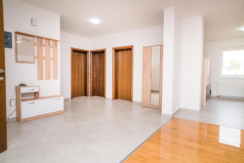 Tina Rooms photo 3