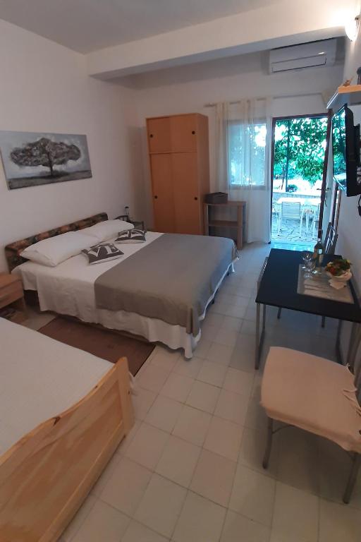 Apartments by the sea Seget Vranjica photo 2