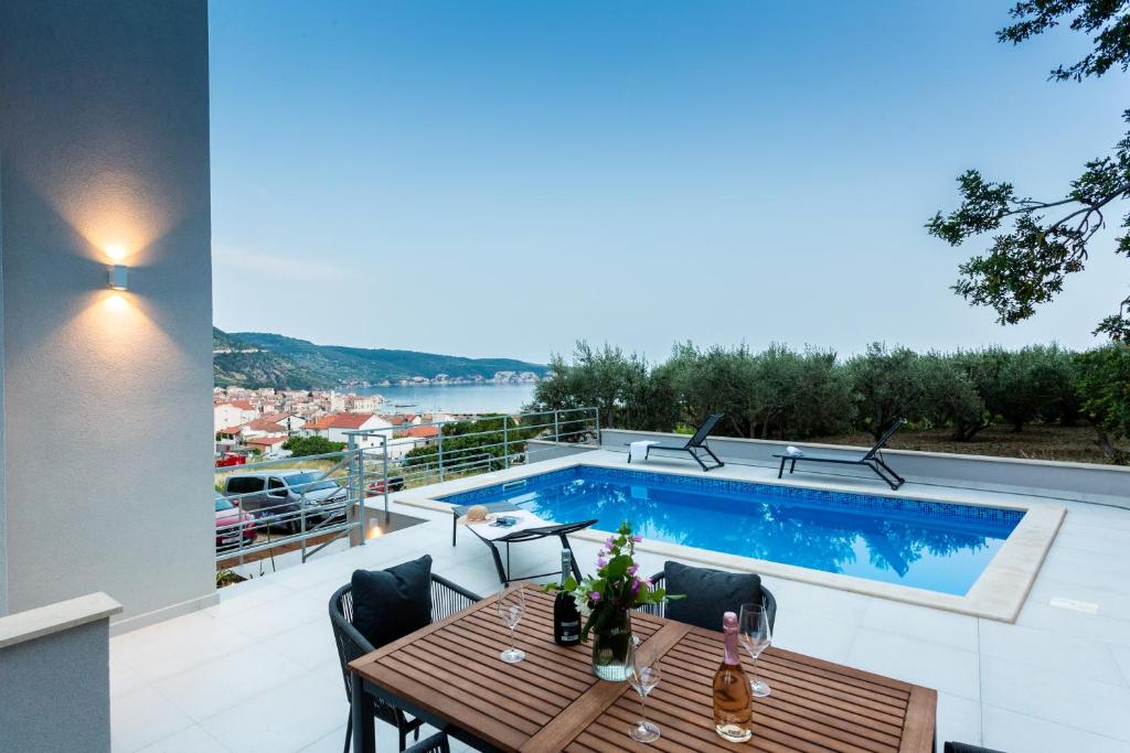 Seaside Elegance Suites photo 3