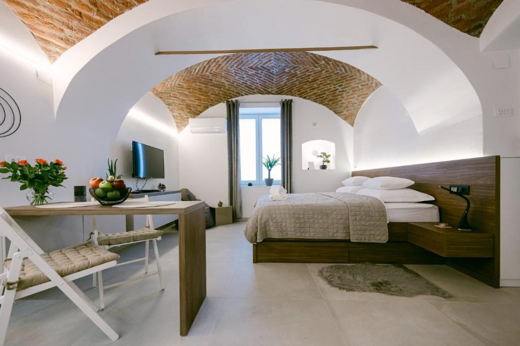 Brick Studio Apartment Tkalča photo 2