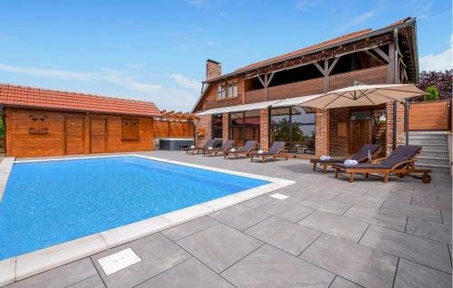 Gorgeous Home In Rovisce — photo 1