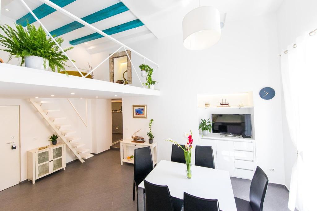 Tony's Place photo 3